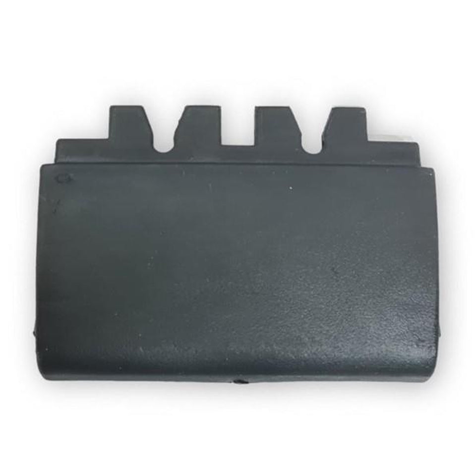 RIGHT FOR VW PASSAT B5 B5+ 1997-2005 FRONT LOWER MOULDING JACK FLAP COVER CAP